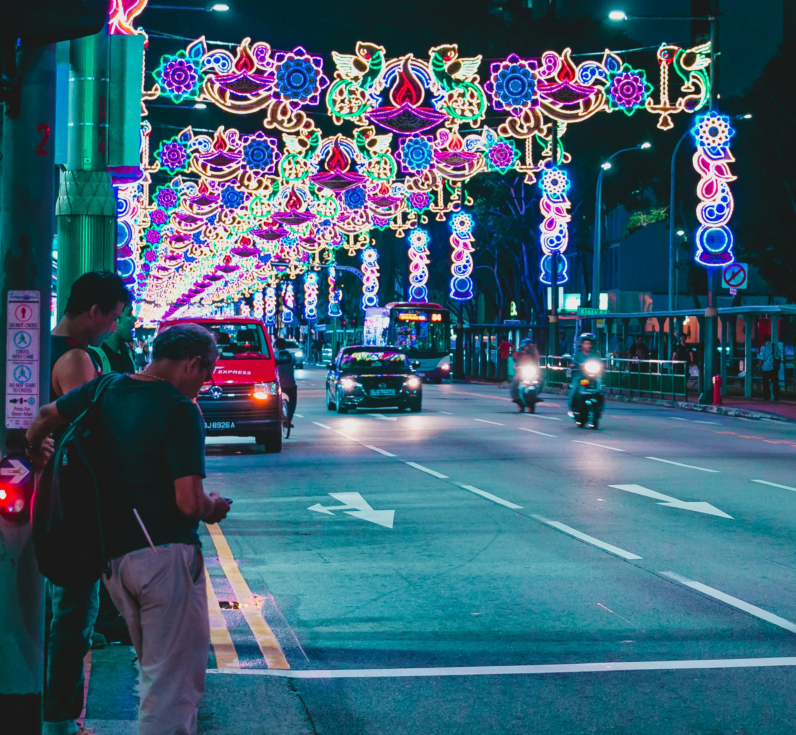 Why Do Exchange Rates Vary? A Guide for Expats in SG