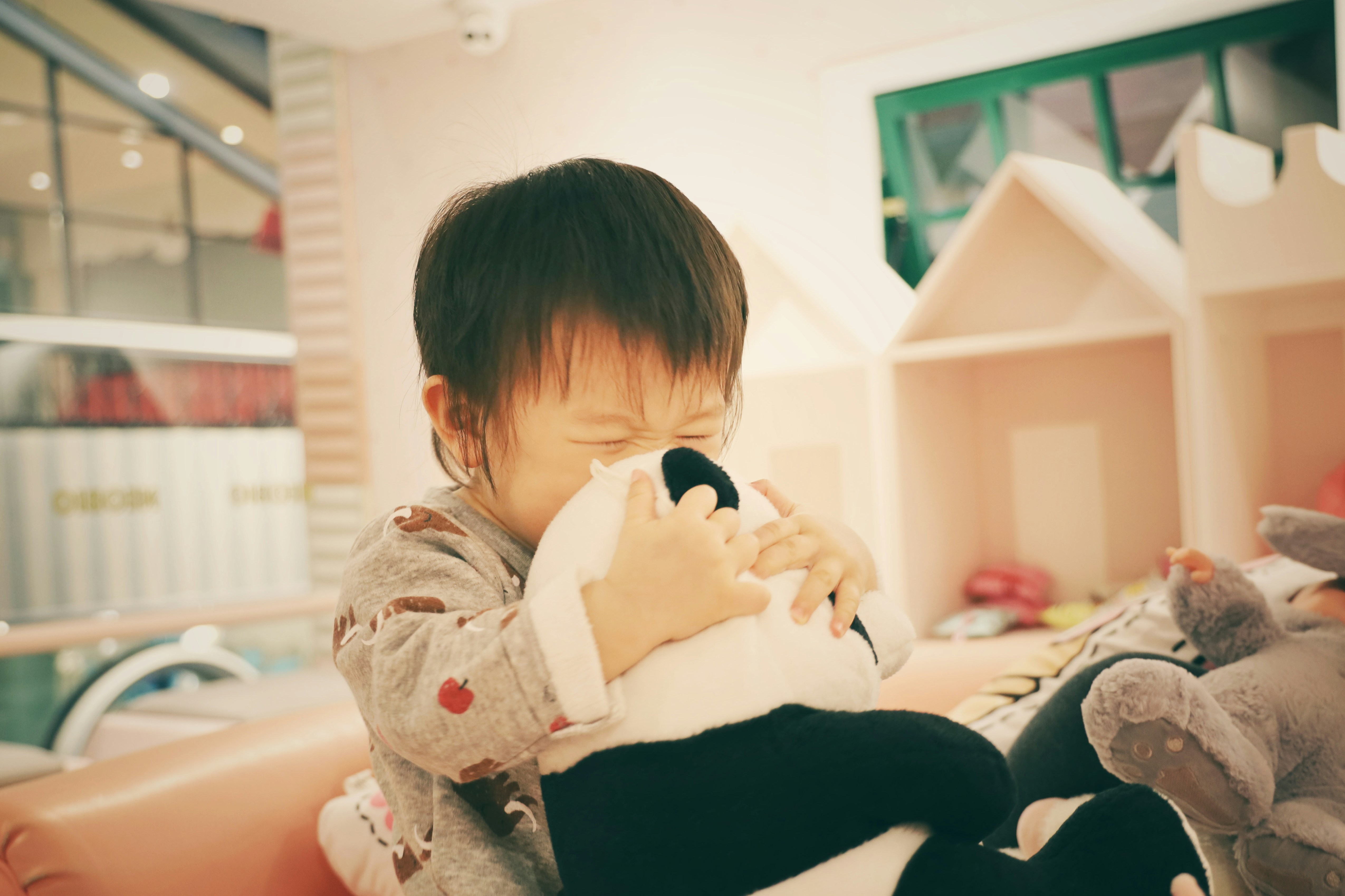 Cuddly panda bear plush toy in black and white, hypoallergenic and safe for babies 0-3 years