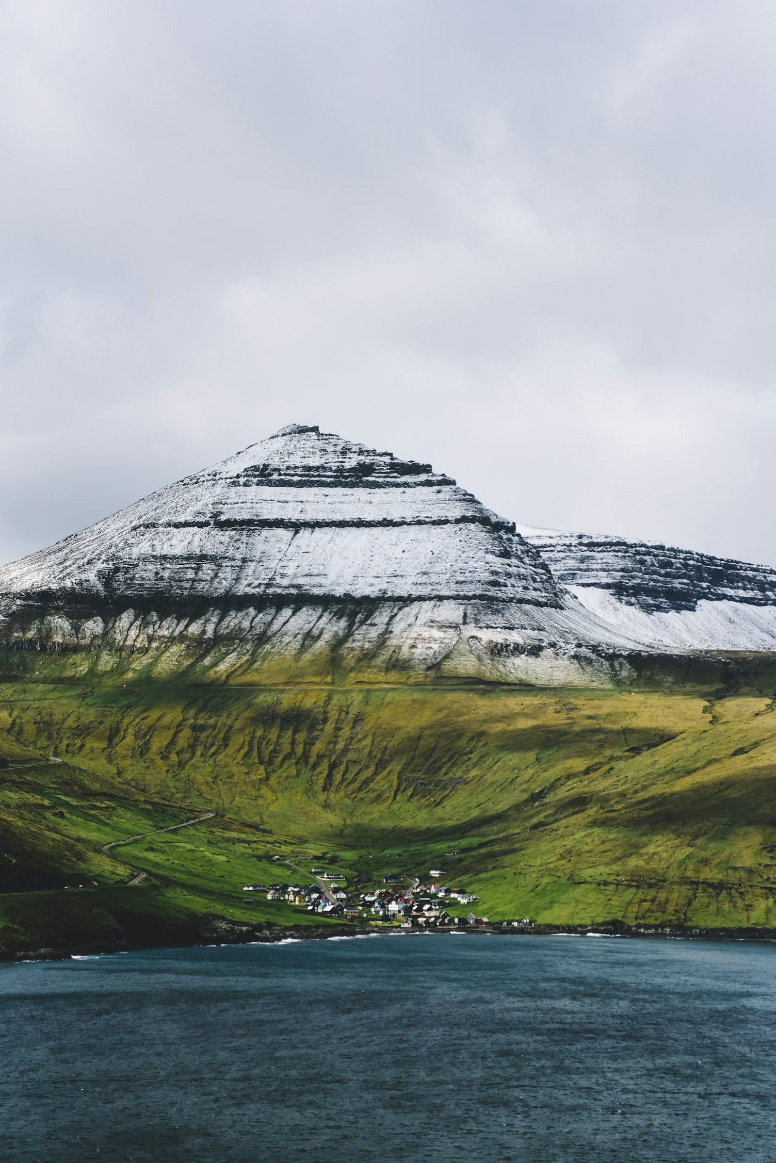 Nikon D750 + Sigma 24-70mm F2.8 EX DG Macro sample photo. Mountain near body of photography