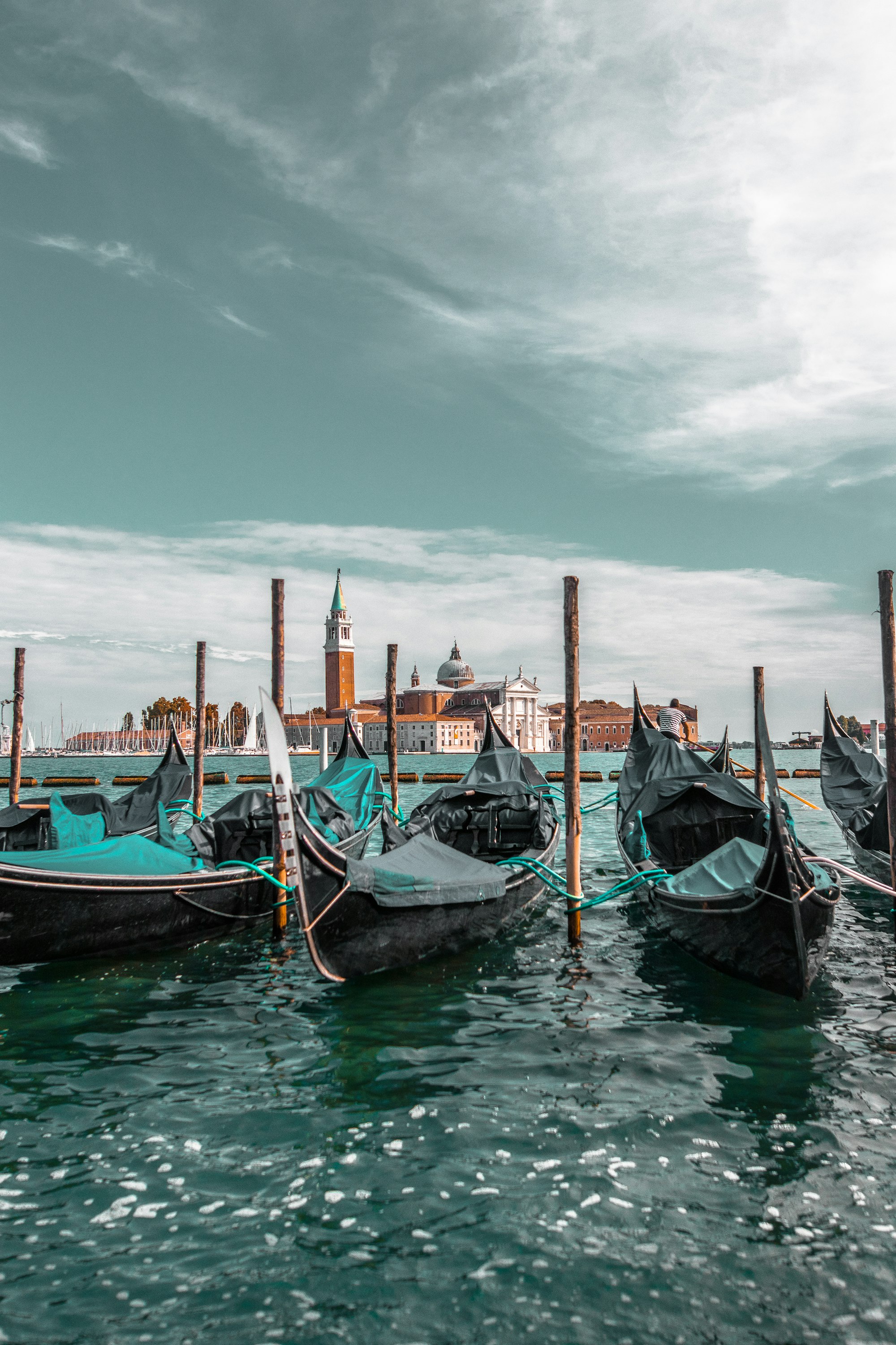 History of gondola, the Symbol of the city