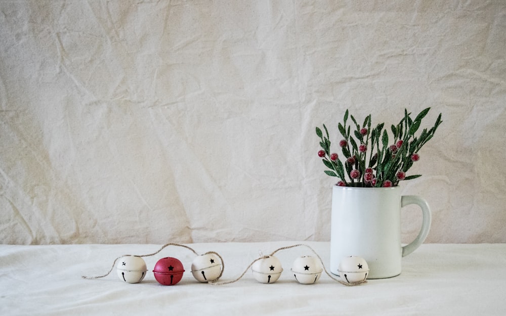 green leafed indoor plant