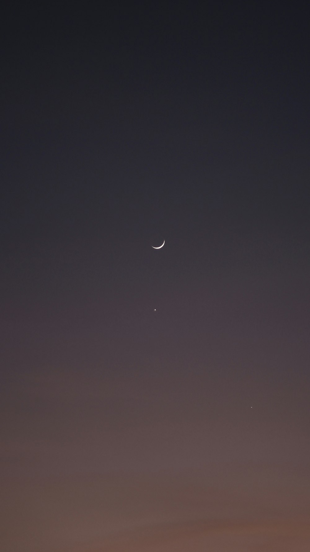 La luna e Venere nel cielo notturno