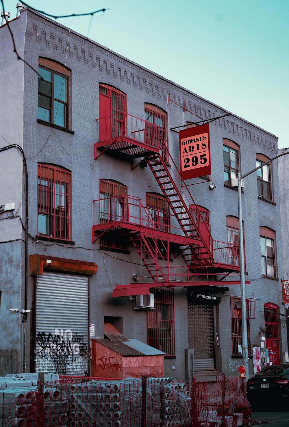 shallow focus photo of 3-story building