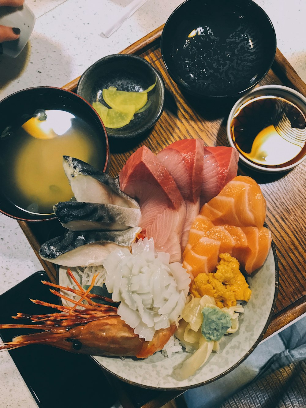 Teller mit Sushi