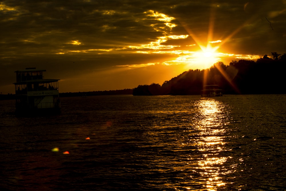 silhouette of moutnain sunset scenery