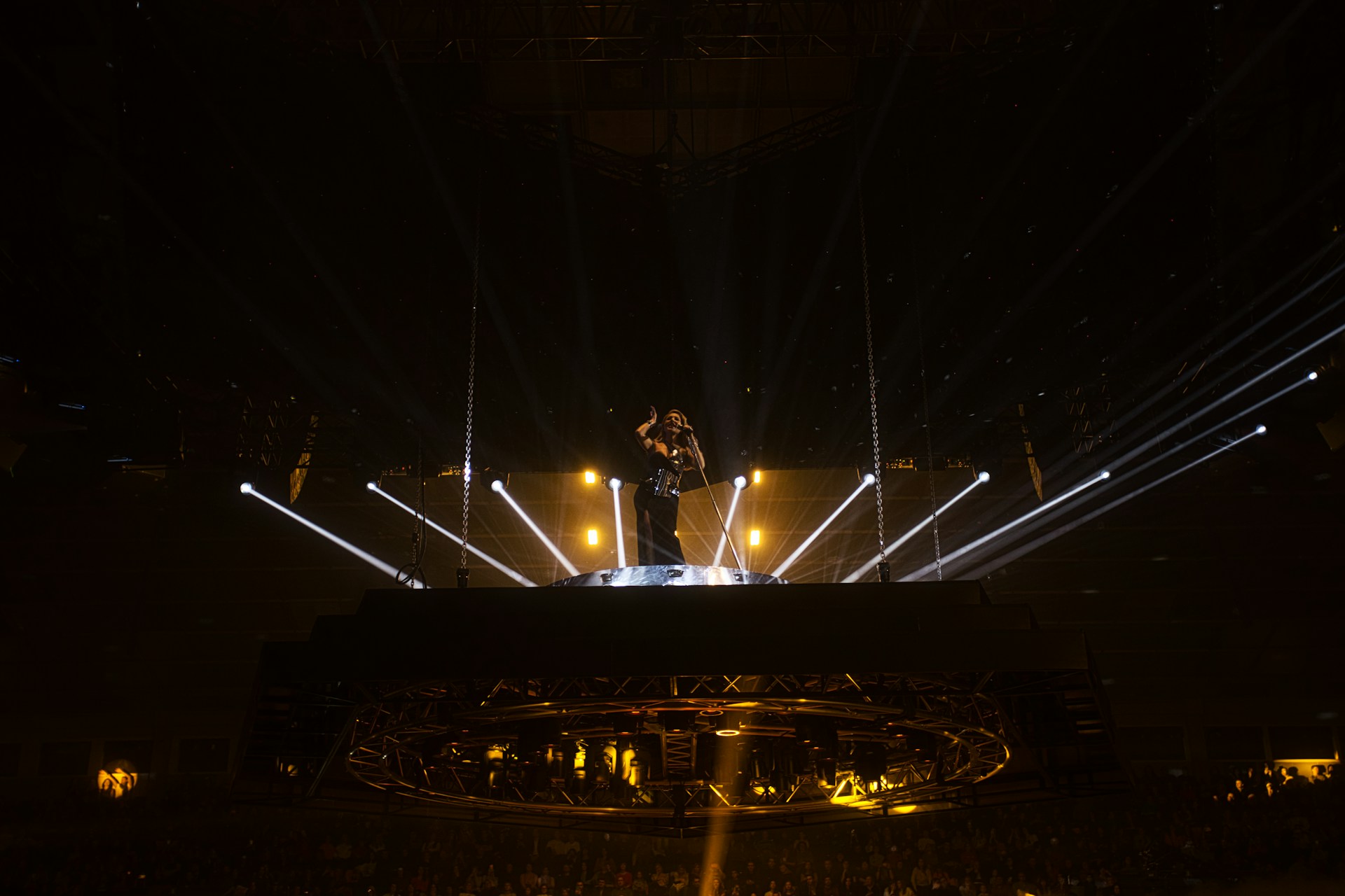 gray computer monitor