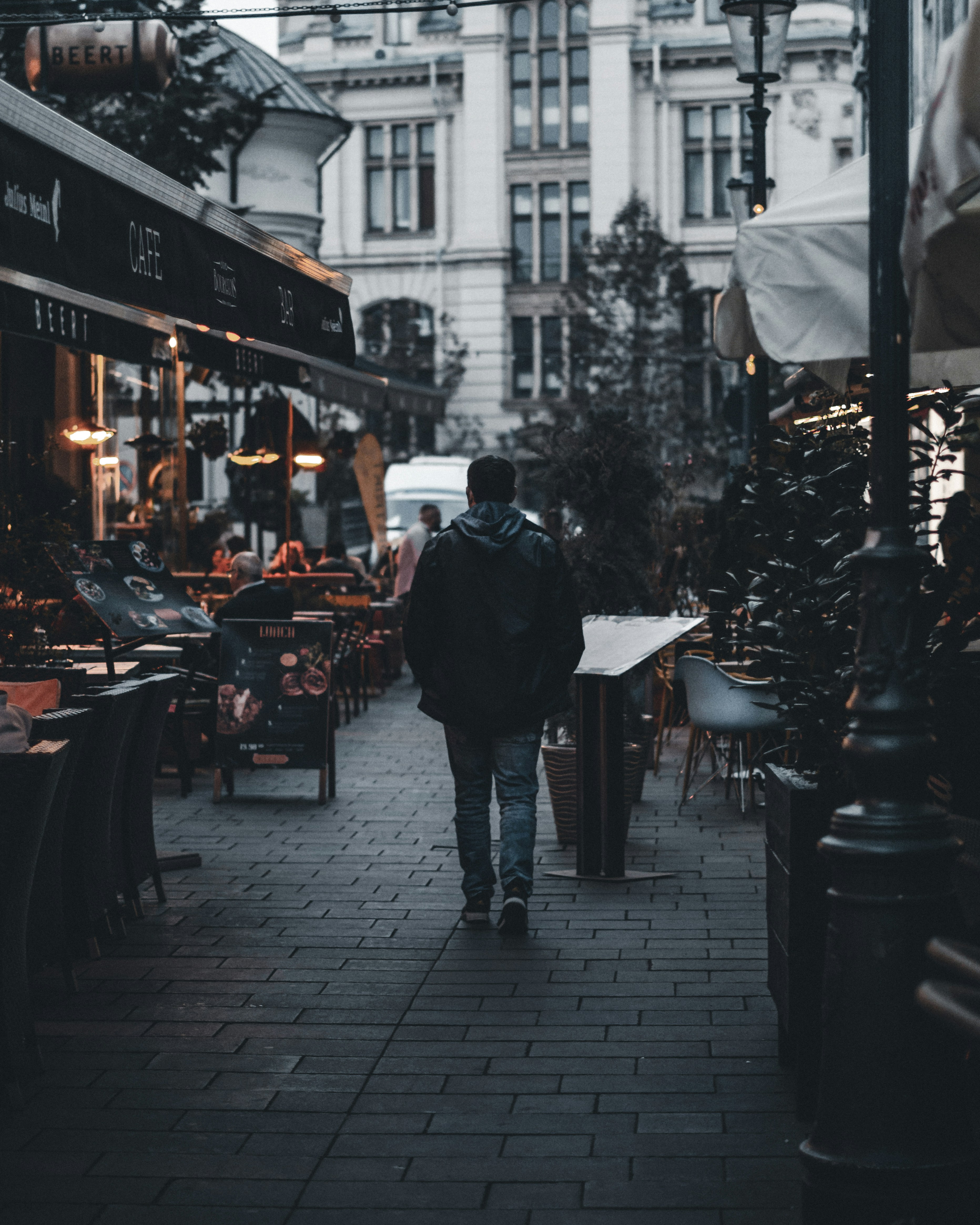 Photo by bogdanchesa