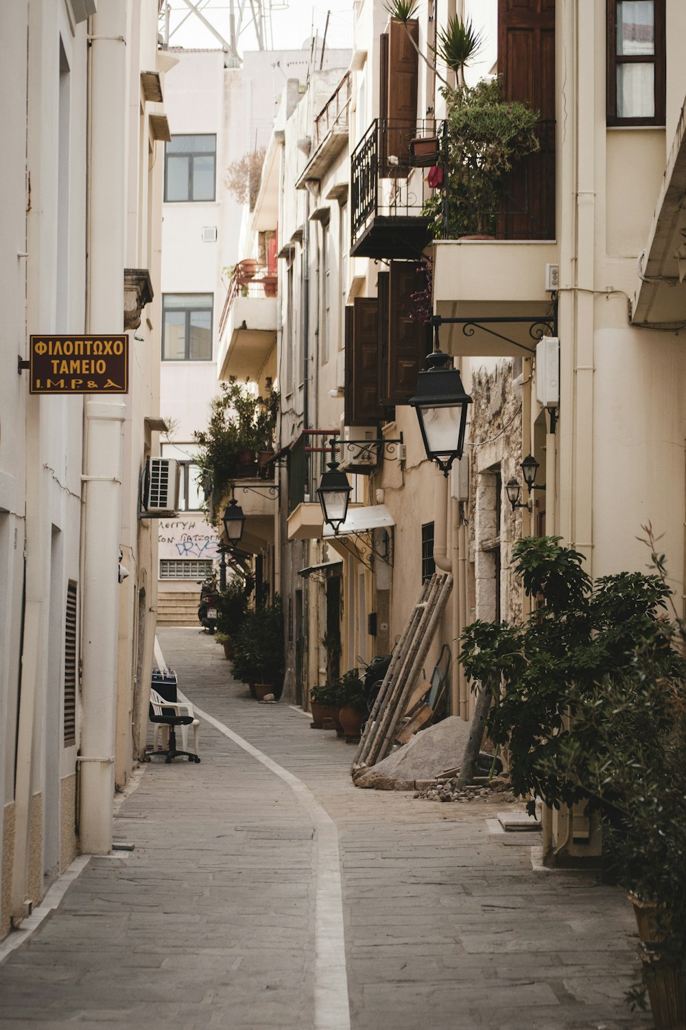 empty alley