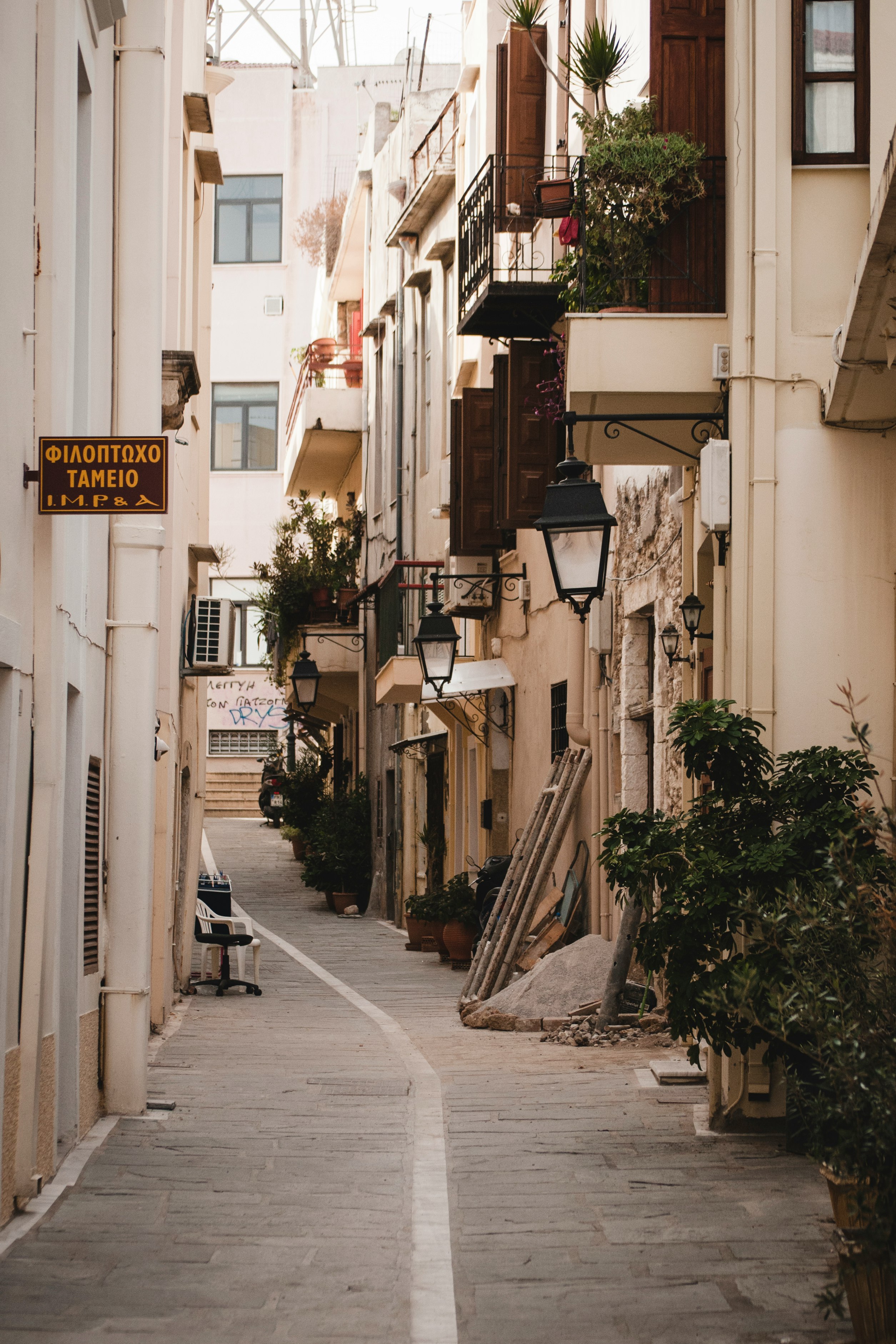 empty alley