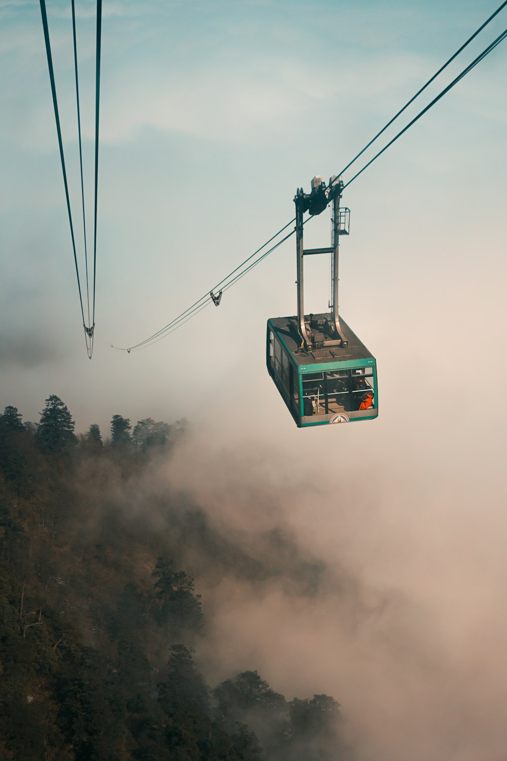 Teleférico durante el día