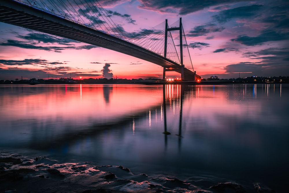 Goldene Stunde an der Brücke