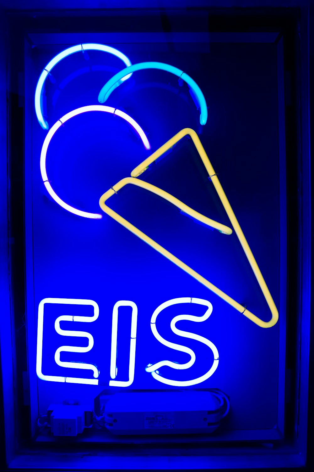 blue and yellow EIS LED light