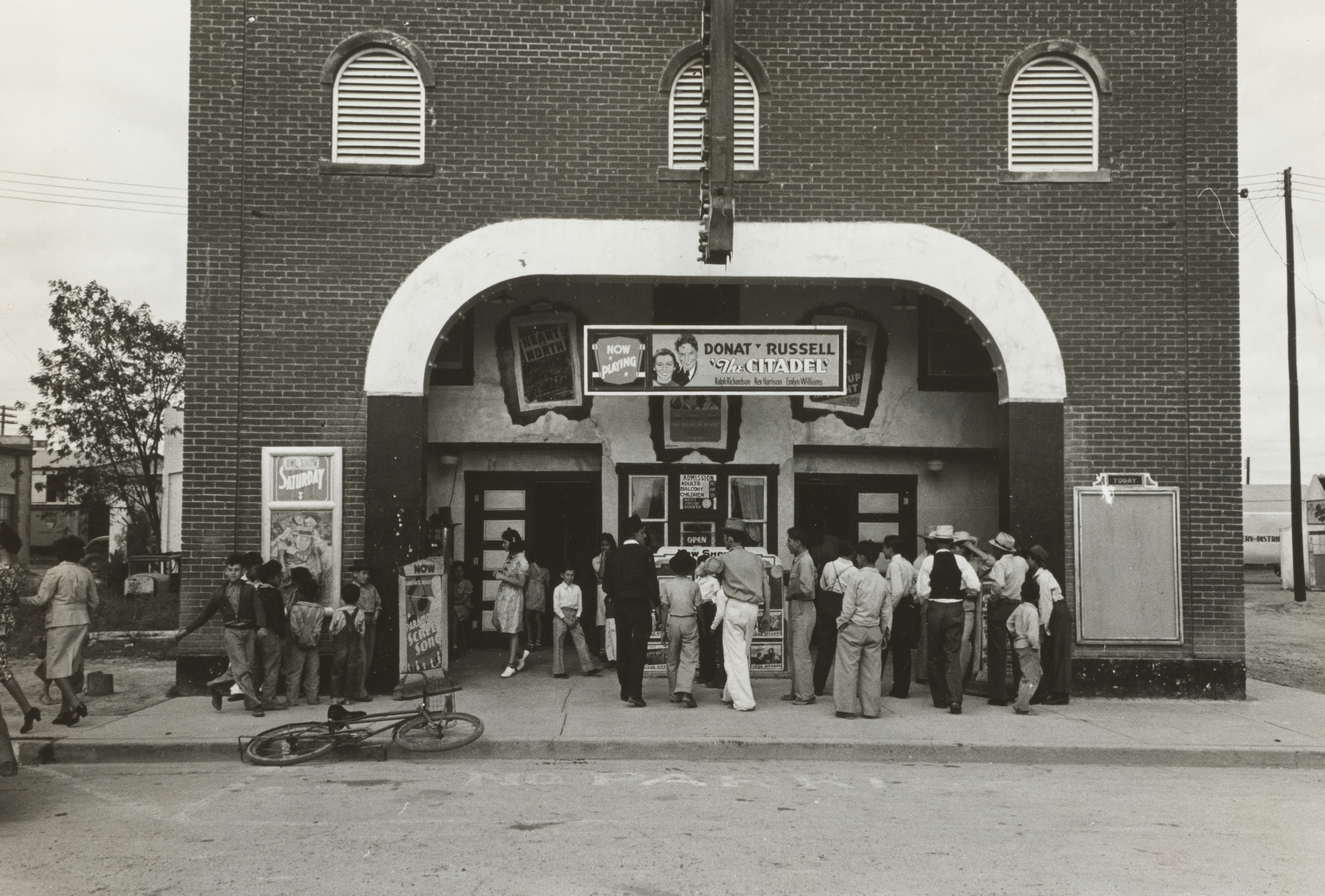 Historic 1930s Bank Transformed into Lebanese Restaurant Kinz in Notting Hill