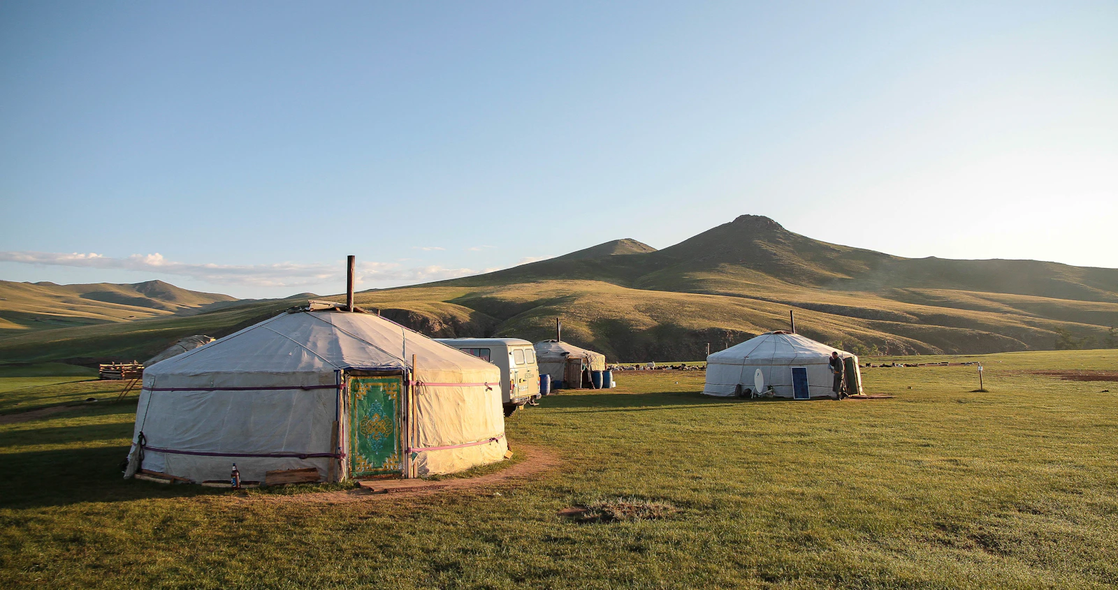 Yourtes et grands espaces de la steppe mongole