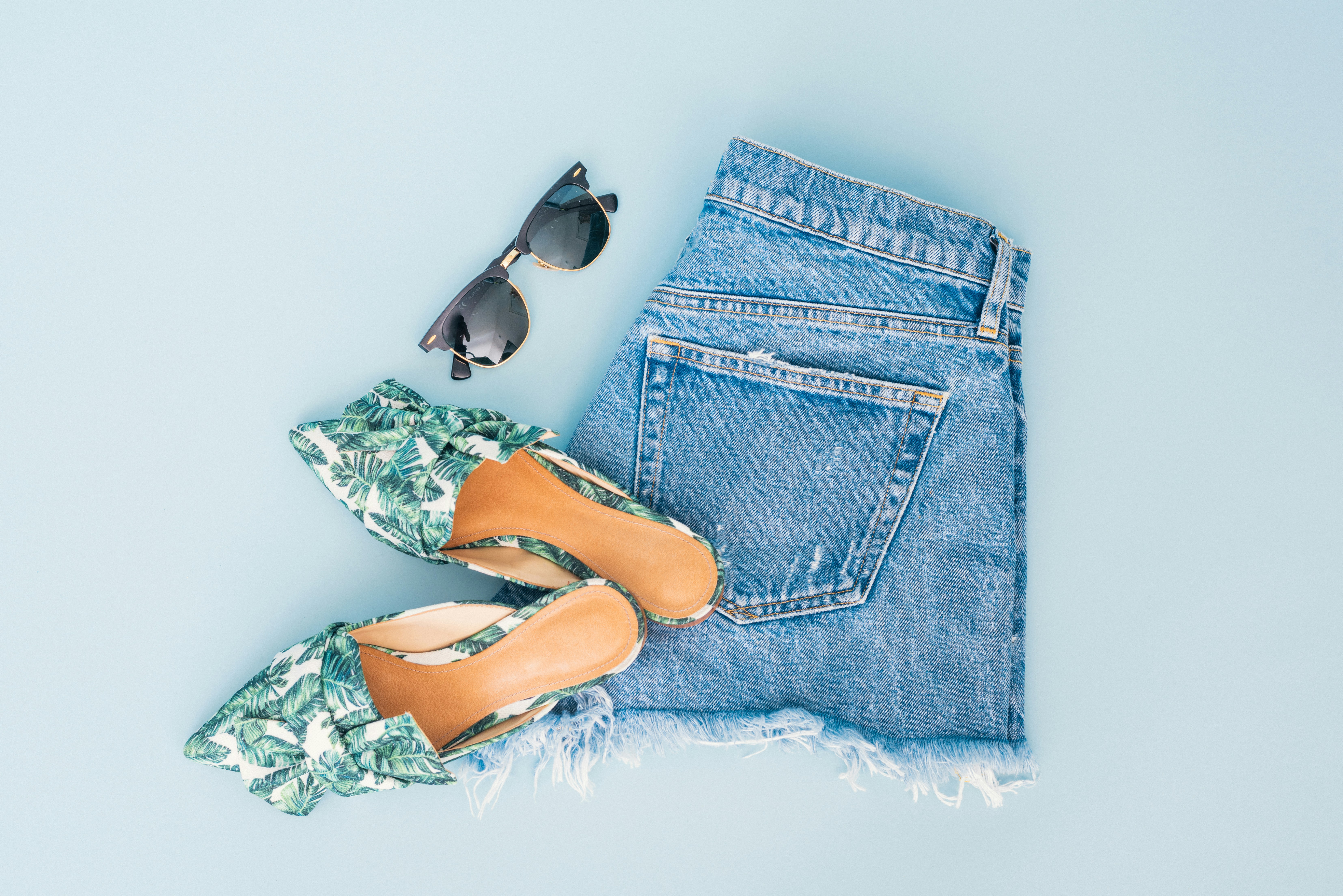 https://images.unsplash.com/photo-1575429885953-bdd542481522?ixid=MnwxMjA3fDB8MHxwaG90by1wYWdlfHx8fGVufDB8fHx8&ixlib=rb-1.2.1&auto=format&fit=crop&w=750&q=80