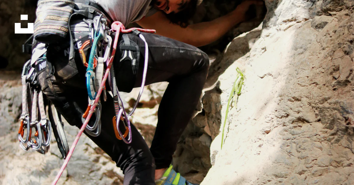 Man Climbing Mountain Photo Free Iranian People Image On Unsplash man-climbing-mountain-photo-free-iranian-people-image-on-unsplash