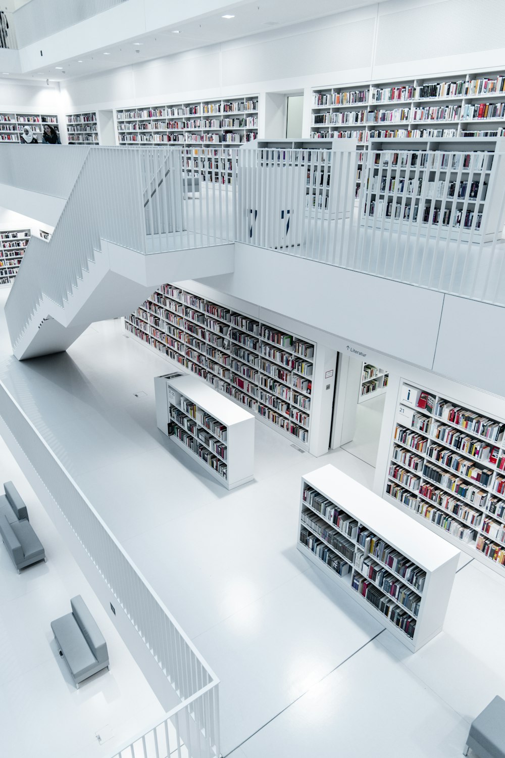 Bücher in der Bibliothek