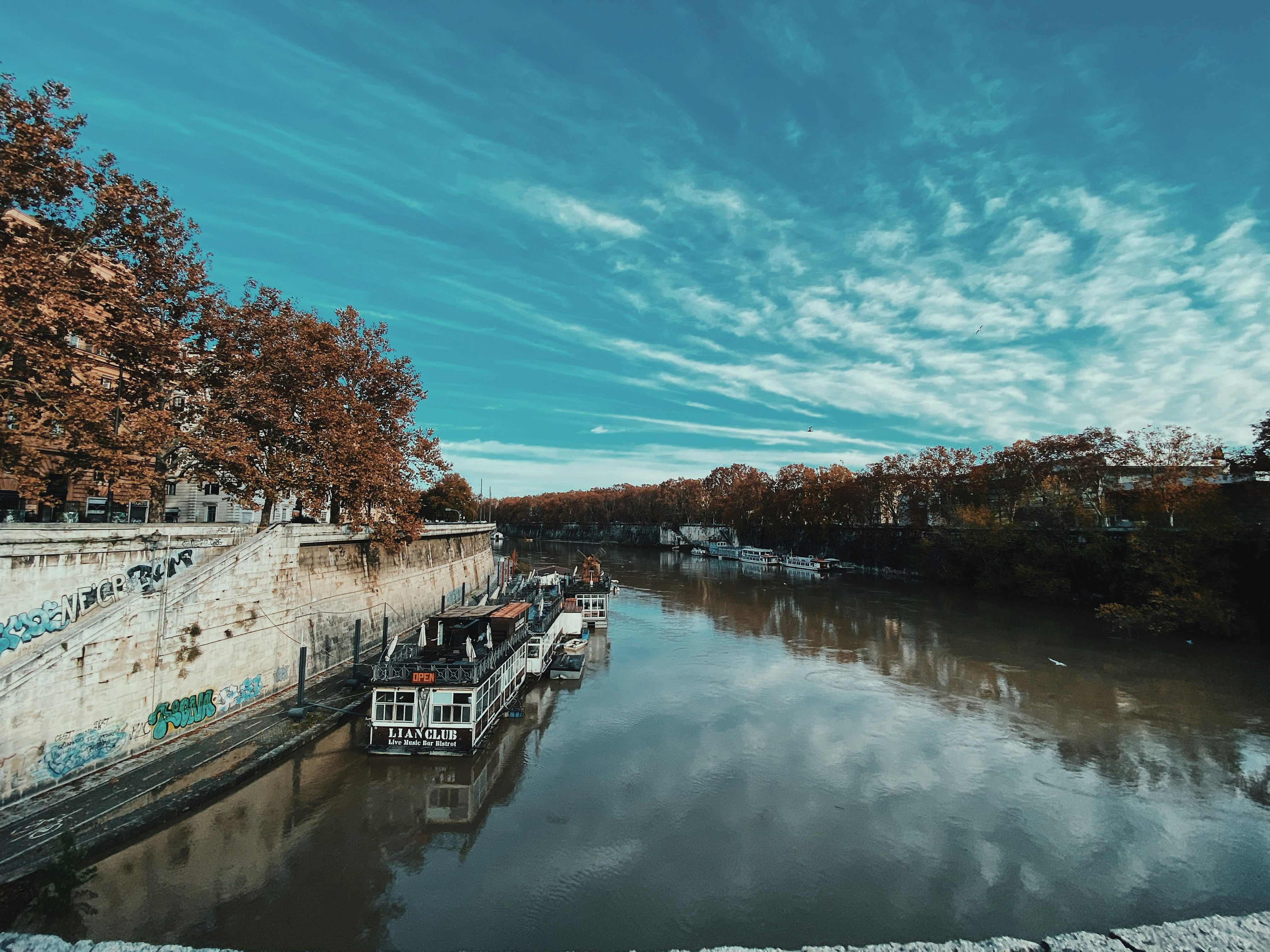 Photo by viniciusamano