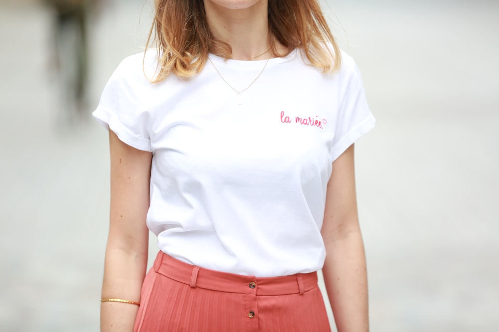 woman wearing white shirt