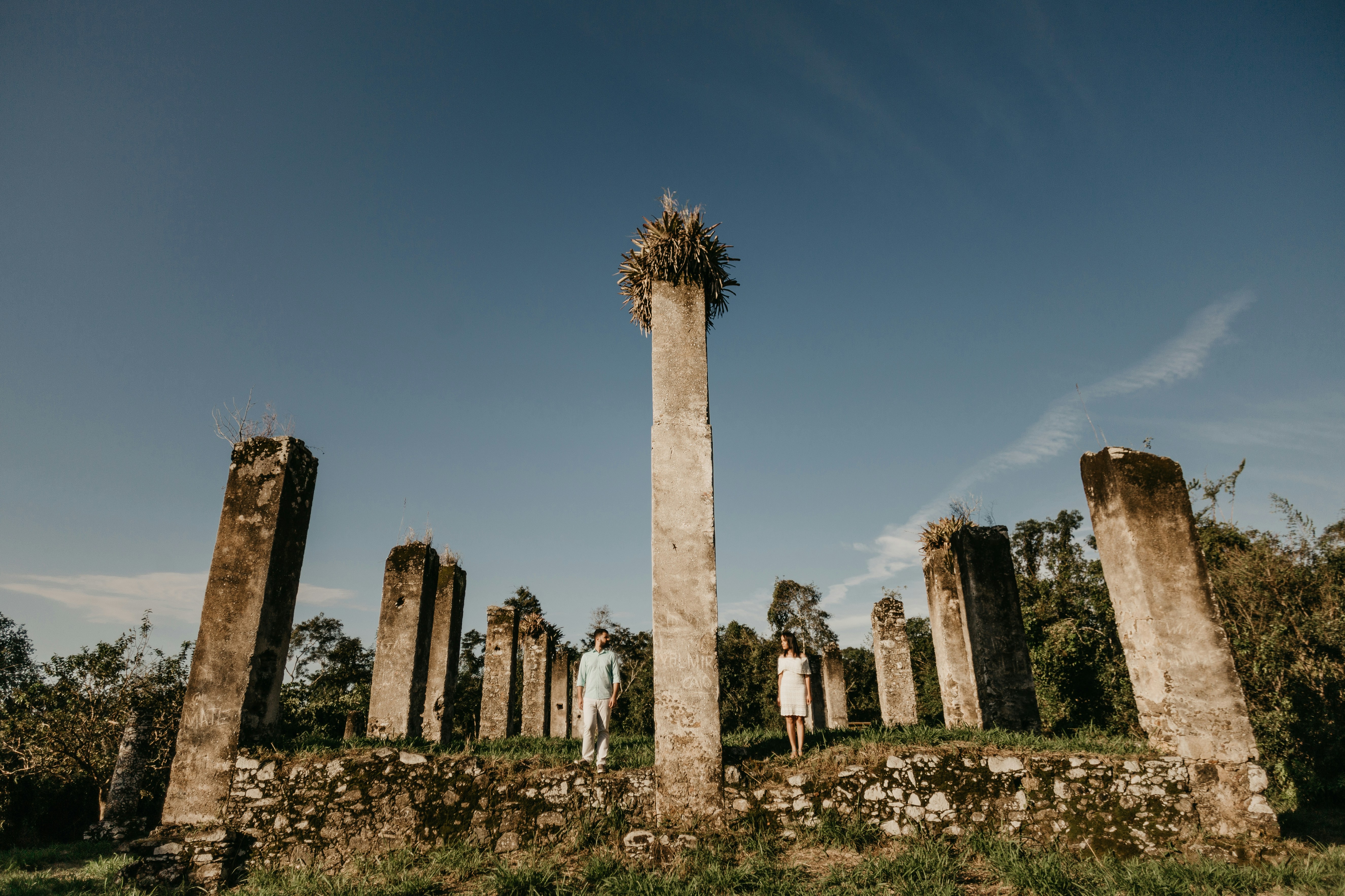 couple in ruins