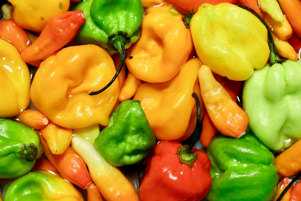 pile of bell peppers