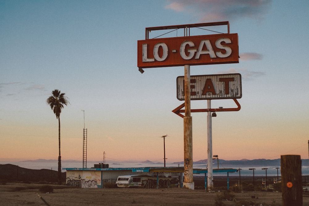 Lo-Gas signage