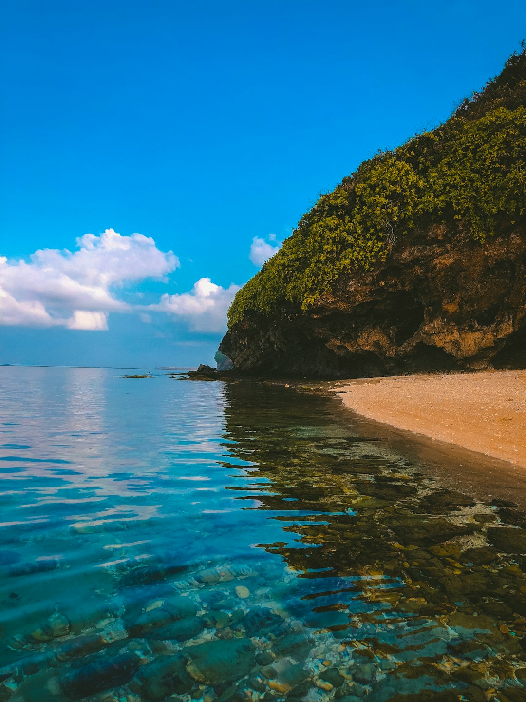 travelers stories about Beach in Green Bowl Beach, Indonesia