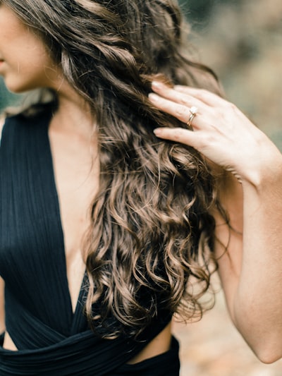 How to Cover Thinning Hair Female: Expert Tips