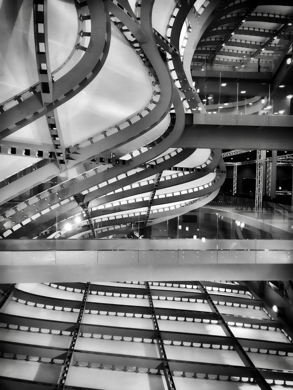 a black and white photo of a building