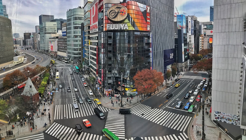 道路上の車