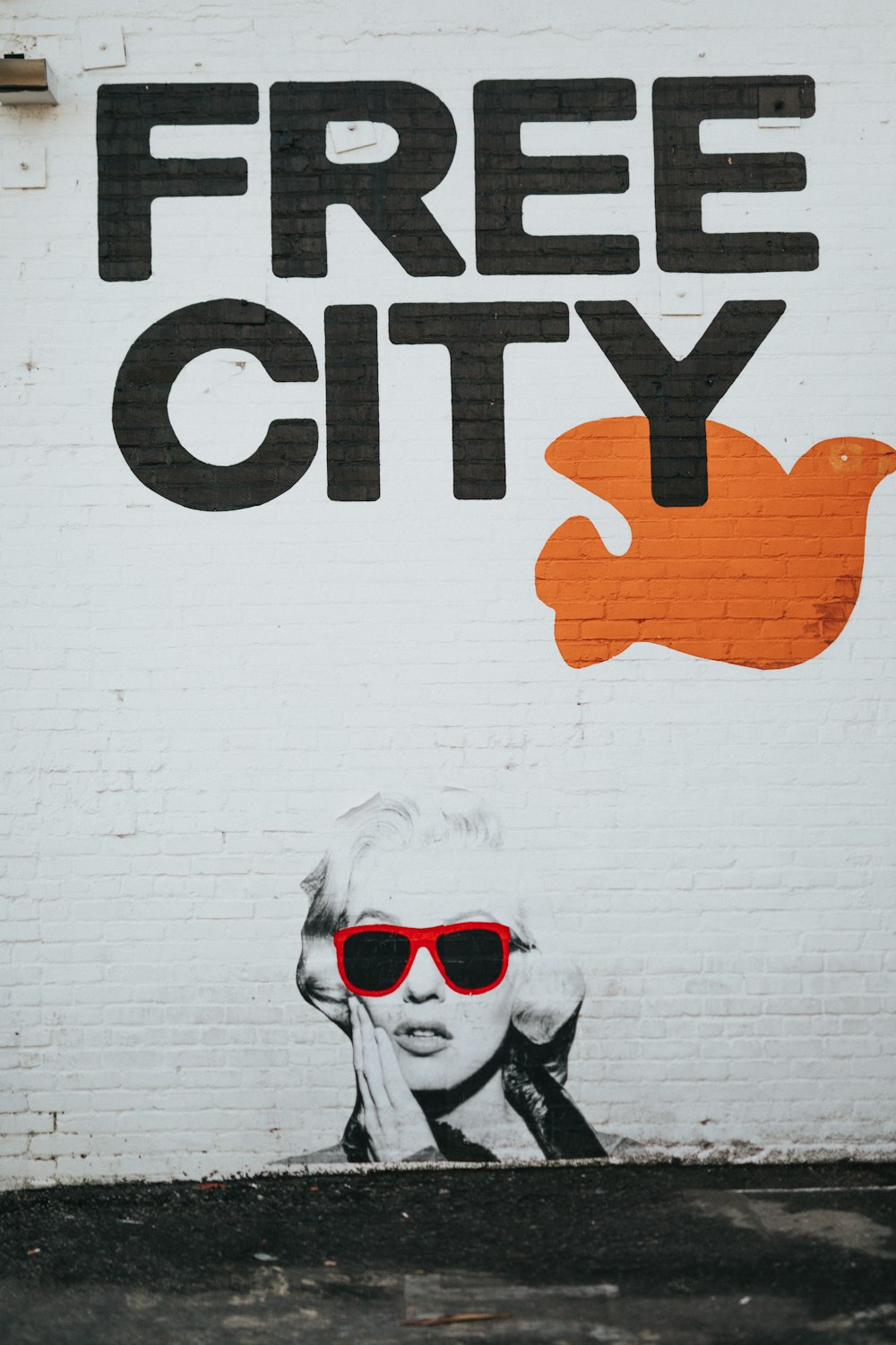 Arte de parede de grafite da cidade livre