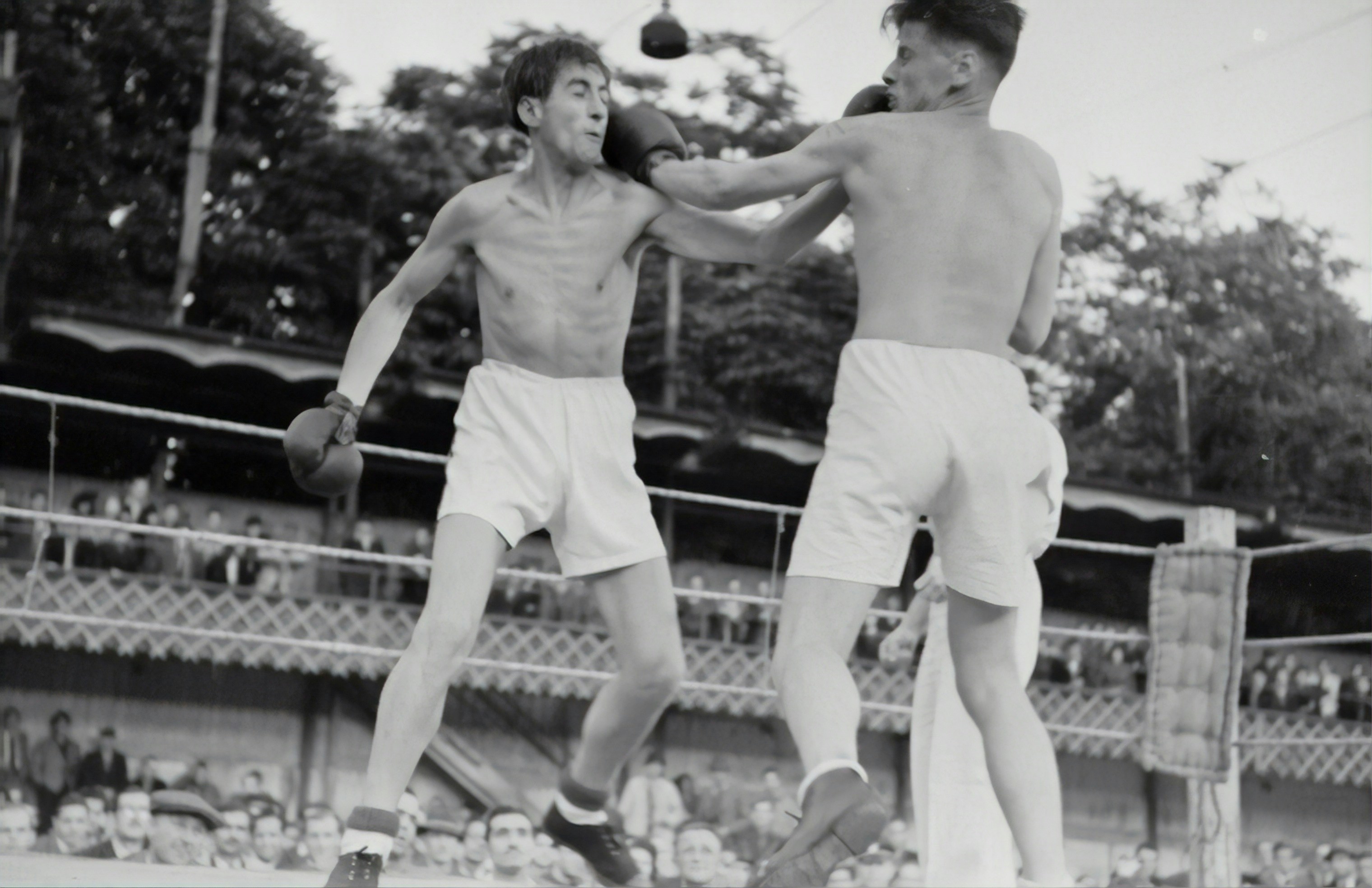 1944, Foreign workers boxing match