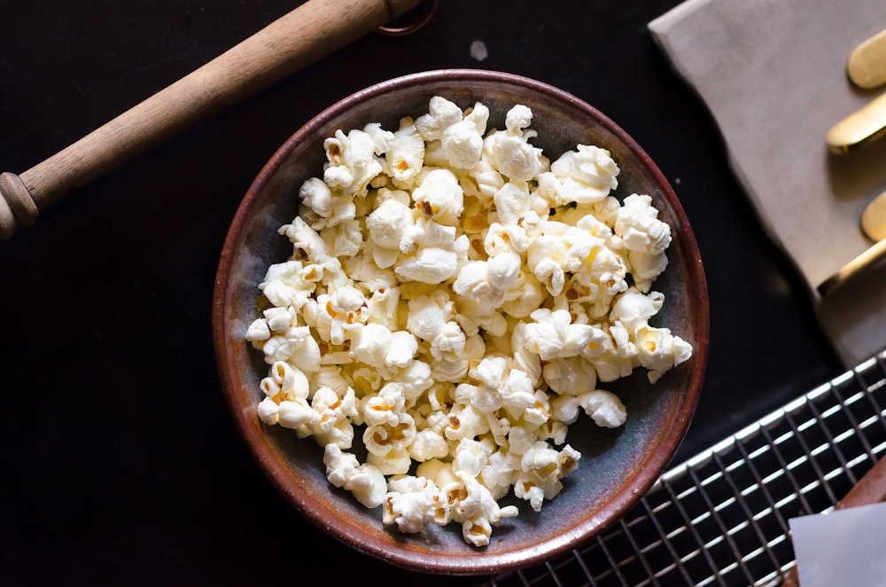 palomitas de maíz en un tazón