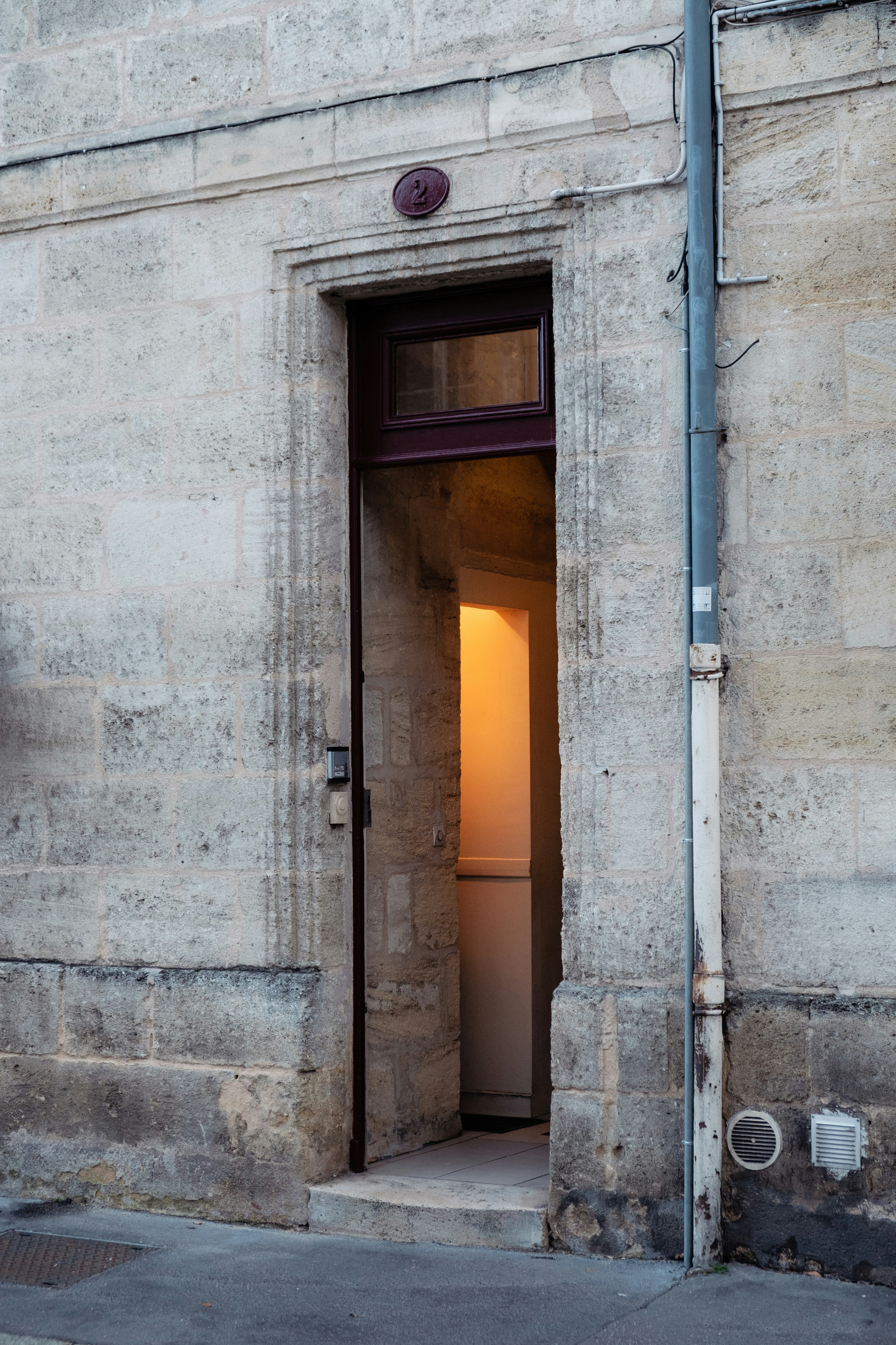 shallow focus photo of building entrance