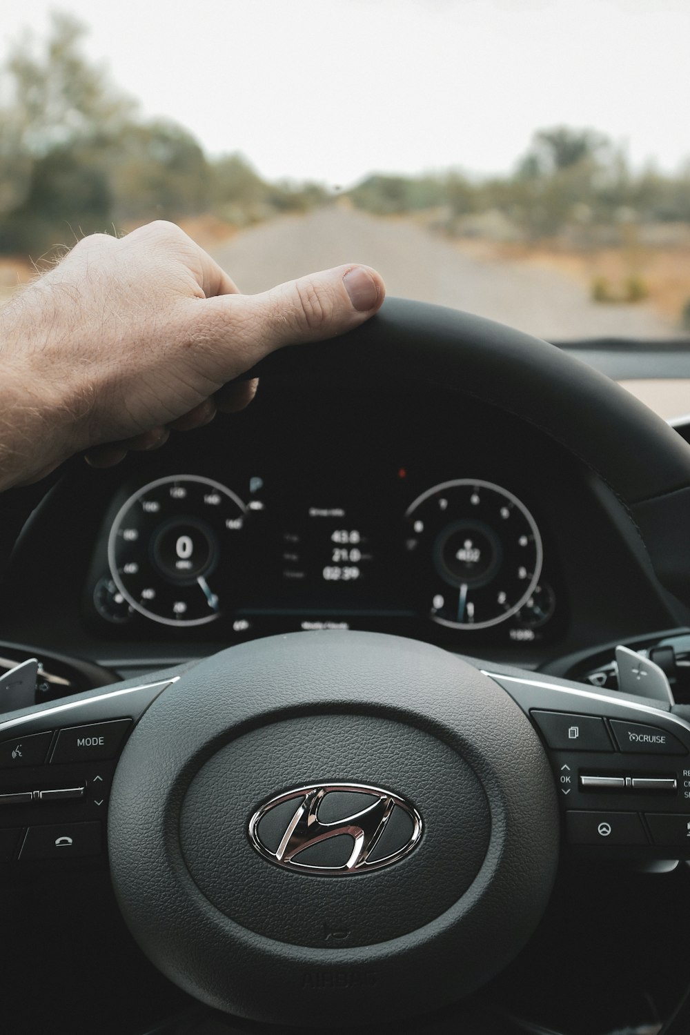 black Hyundai steering wheel