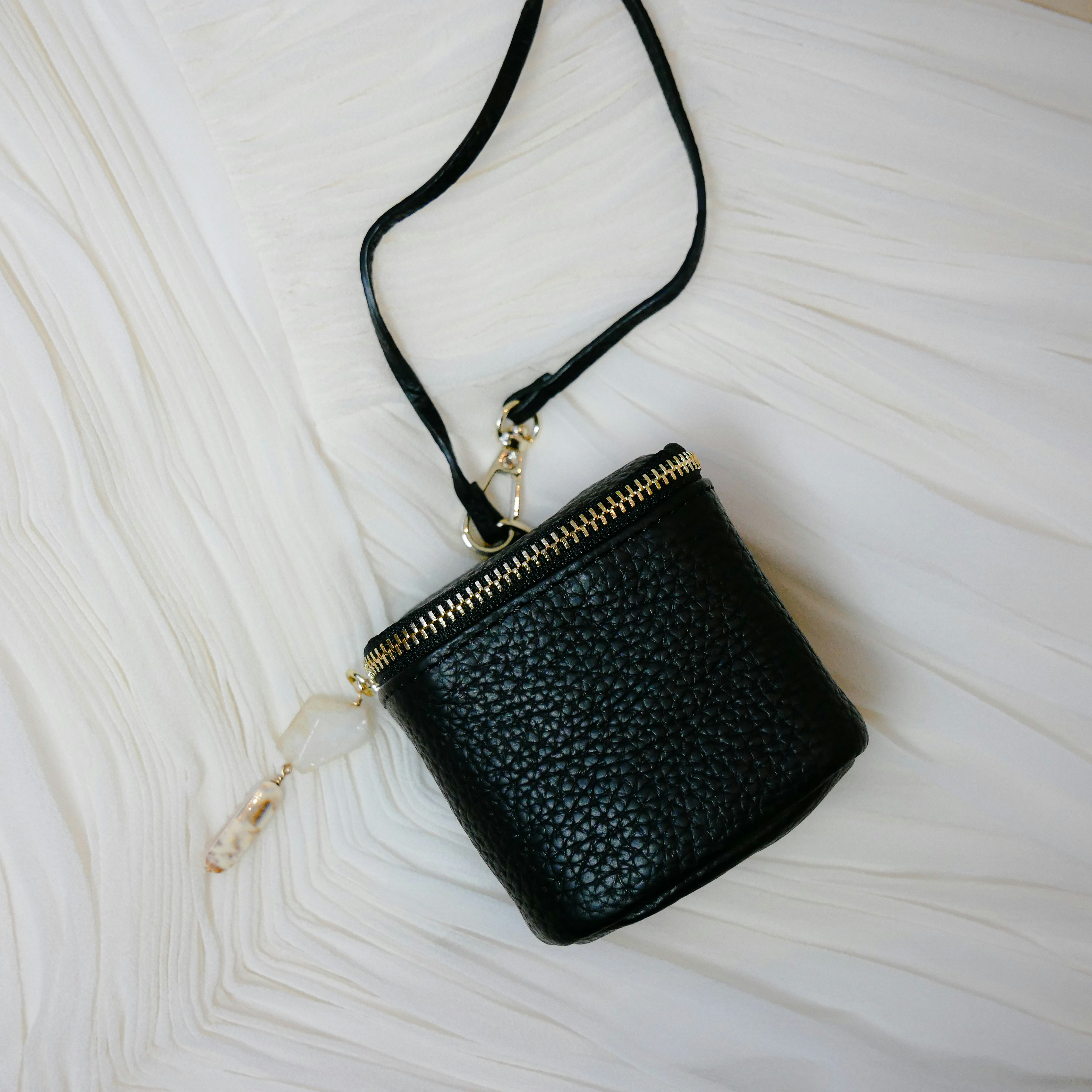 Définition de accessoire Dictionnaire français