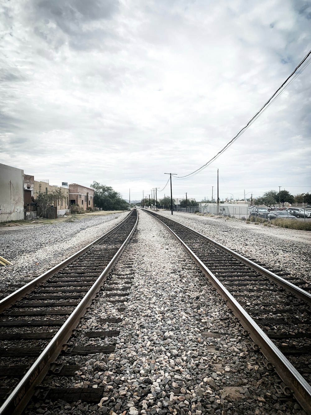 train railway during daytime