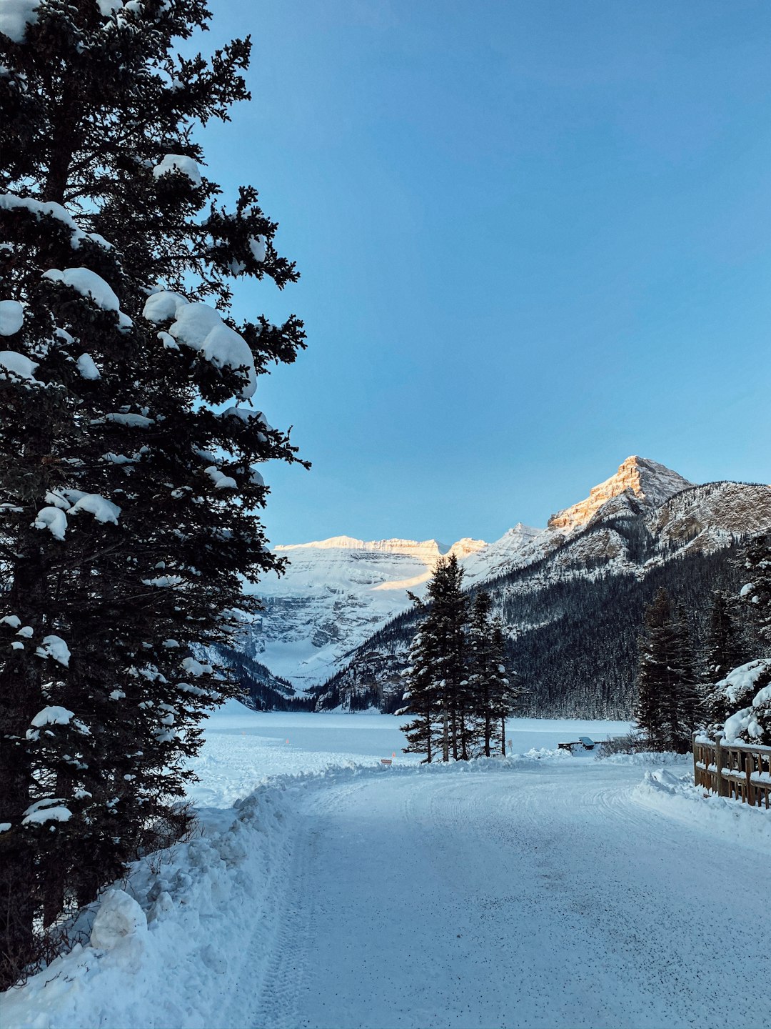 Mountain photo spot Lake Louise Lake Louise