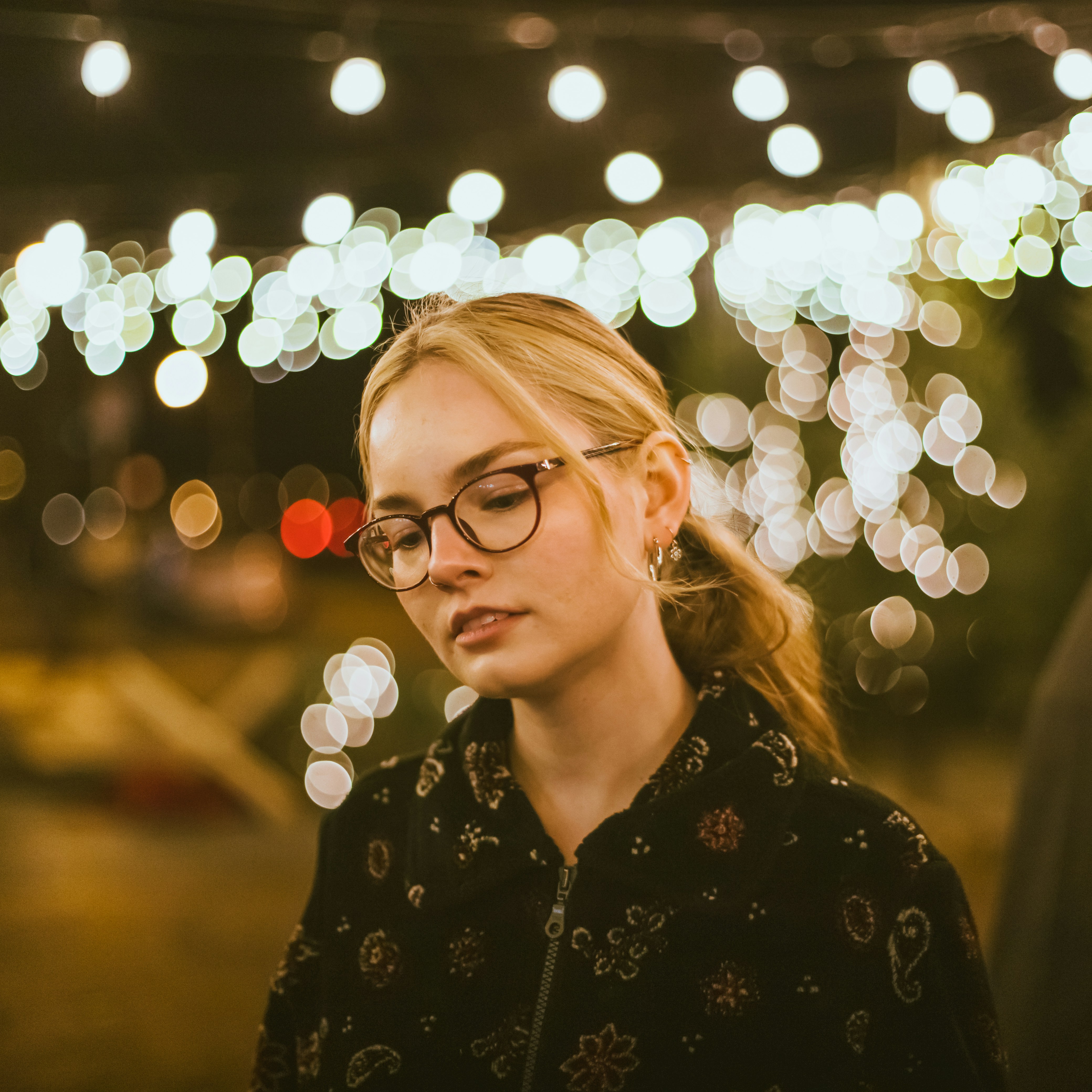 眼球を稼ぐ女性の写真 Unsplashで見つける人間の無料写真