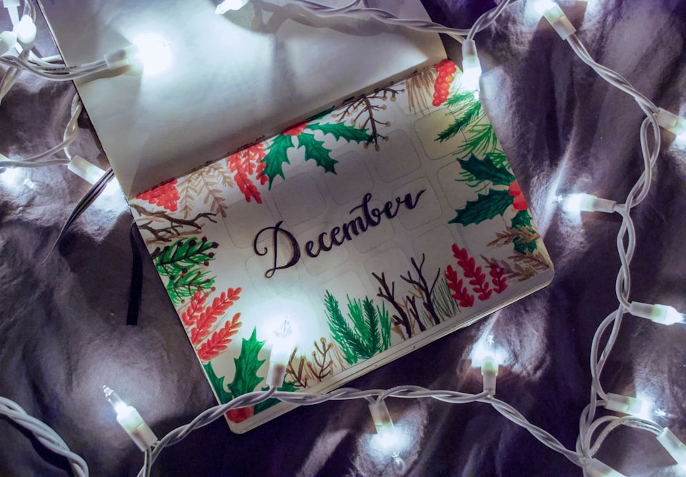 A card saying December