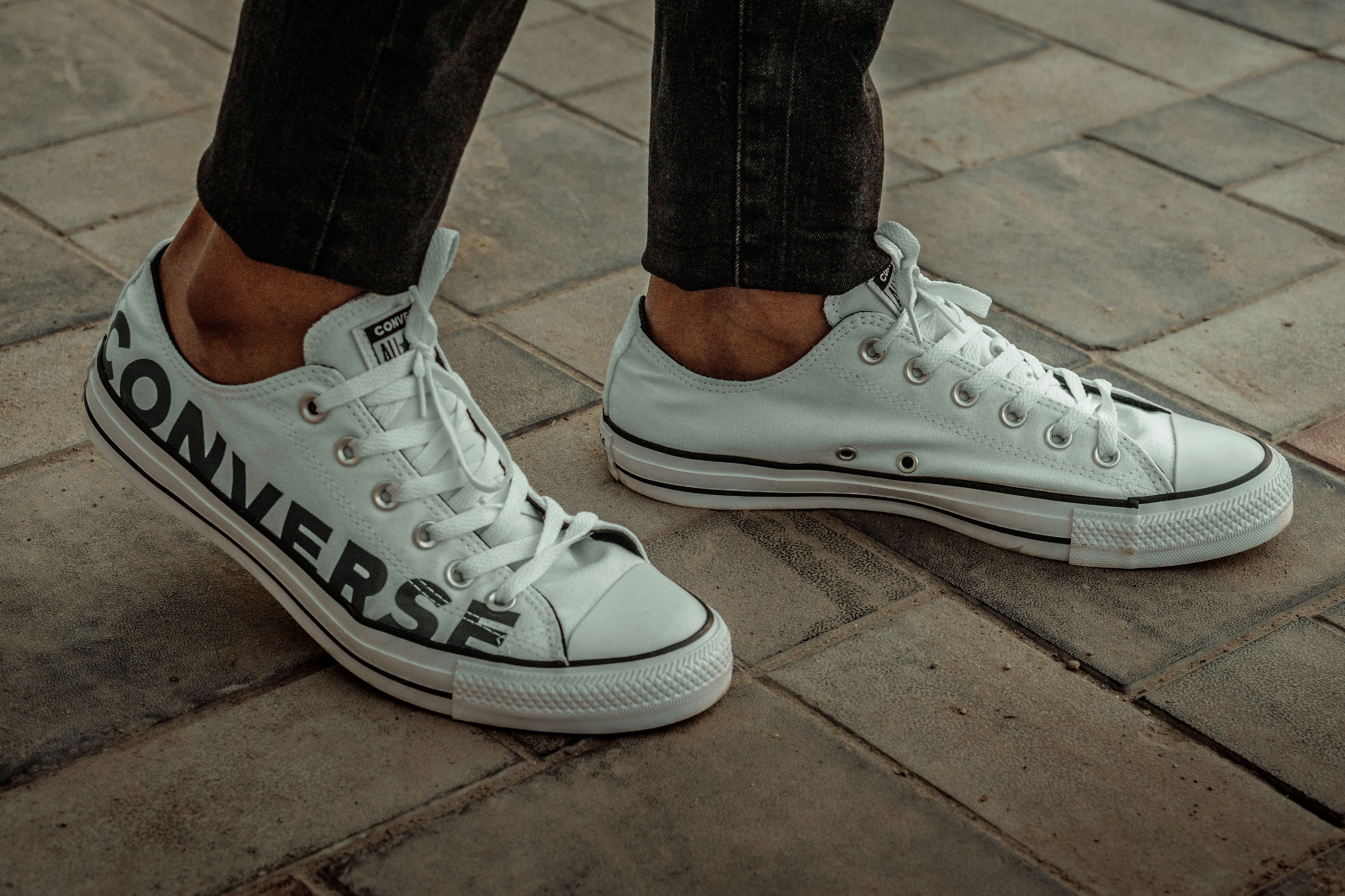 white converse low top