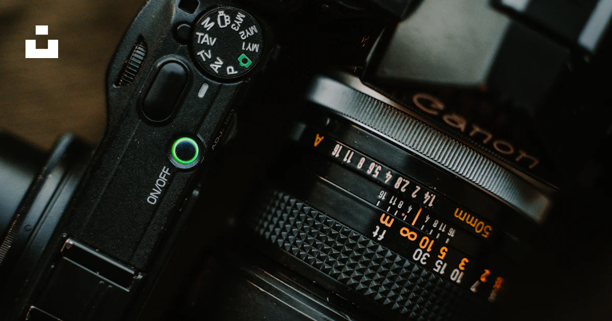 Grey Cameradslr Black DSLR camera photo – Free Grey Image on Unsplash