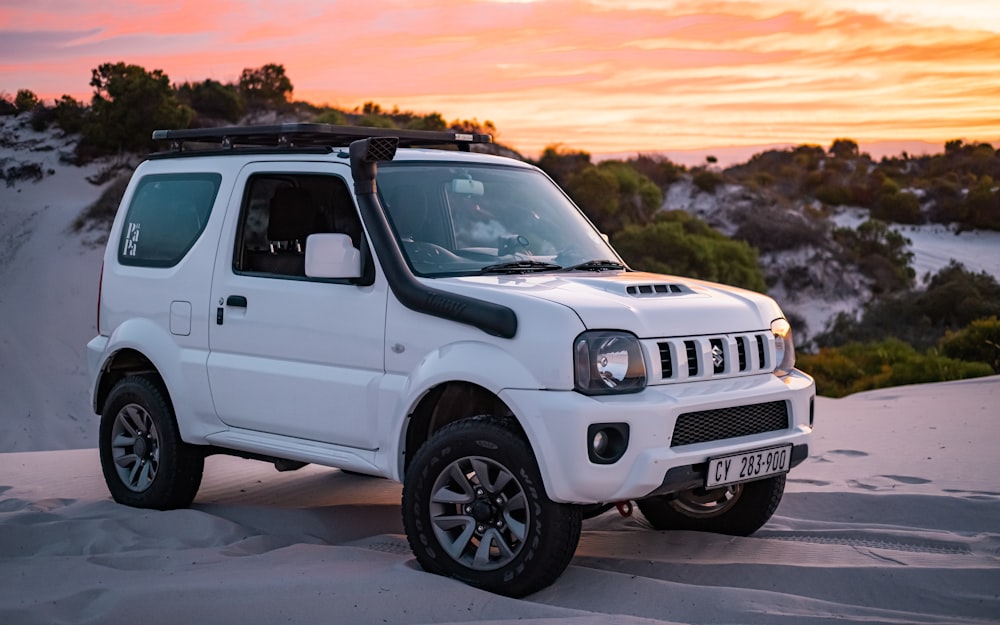 white Jeep SUV