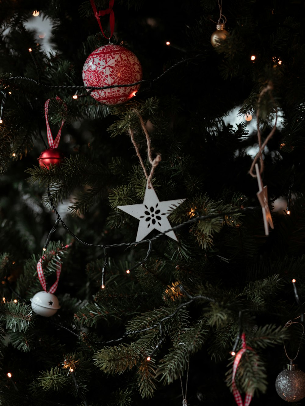 shallow focus photo of white star hanging decor