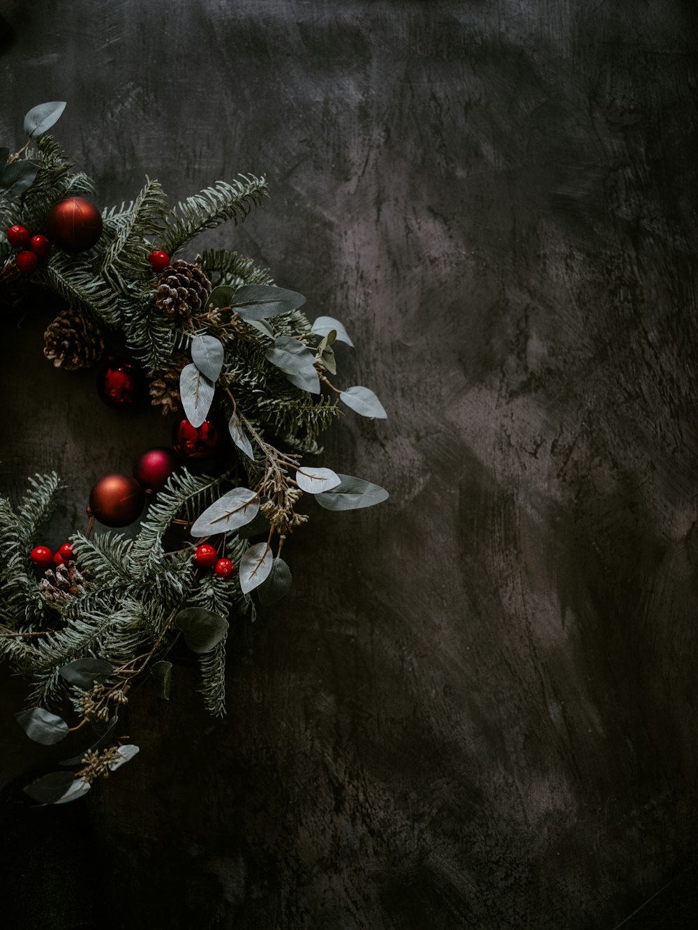 shallow focus photo of green wreath