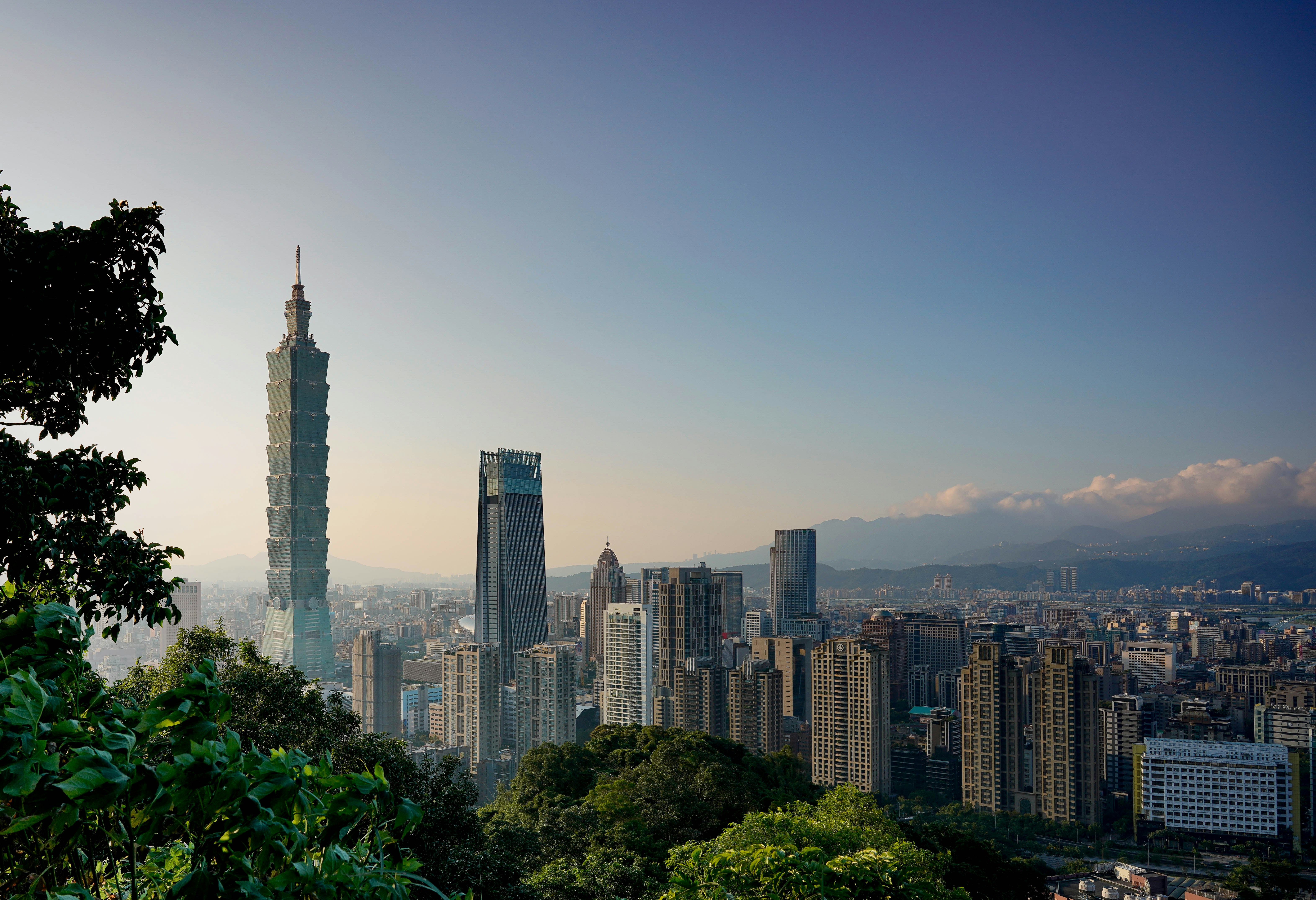 Taiwan Export Surge Fuels Semiconductor Sector Recovery Hopes