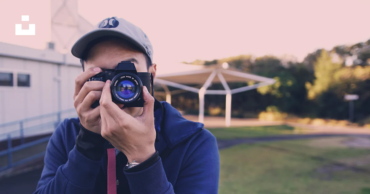 Man using camera photo – Free Photo Image on Unsplash