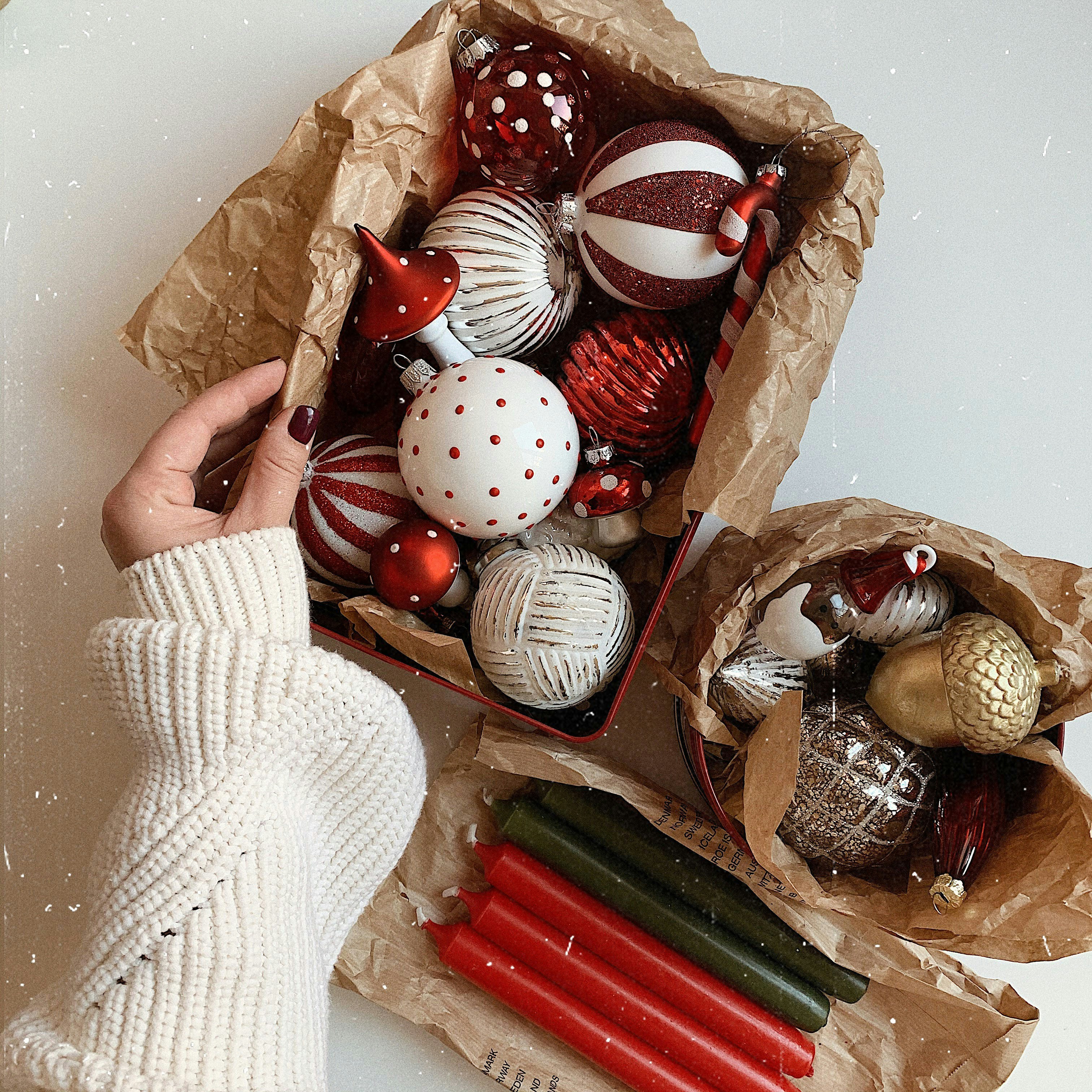 assorted-color baubles