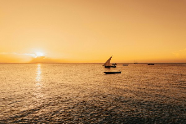 Silhouette of sailboat — Zanzibar, Tanzania