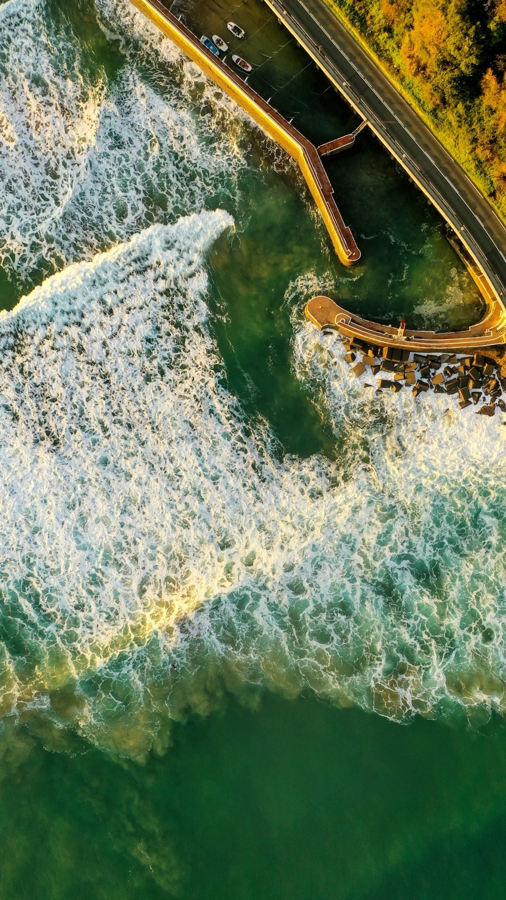 wavy ocean during daytime